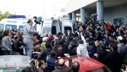 Тунис меняет исламистов на технократов Тунис меняет исламистов на технократов