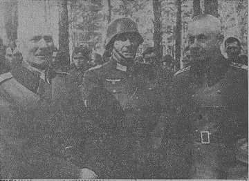 П.Г. Дьяченко в центре.jpg П.Г. Дьяченко в центре.jpg