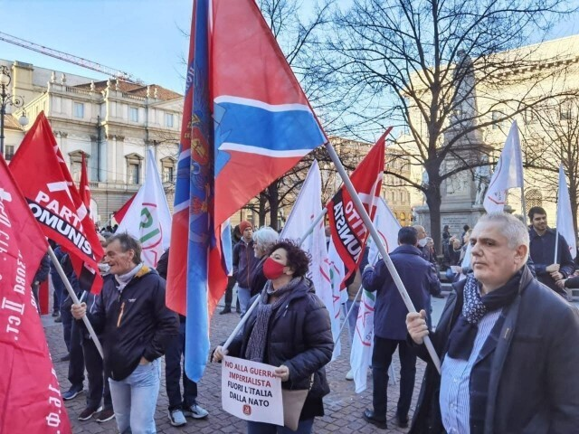Митинг в Милане в поддержку ДНР-ЛНР (27 февраля).png