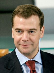 Медведев поддержал укрепление МВФ
