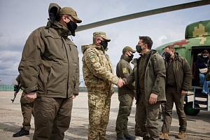 Зеленский приехал в Донбасс Зеленский приехал в Донбасс