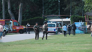 Мужчина с ножом напал на маленьких детей во Франции