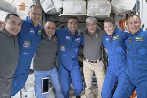 Американский корабль Crew Dragon 3 успешно состыковался с МКС Американский корабль Crew Dragon 3 успешно состыковался с МКС