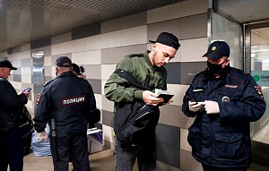 Полицейским разрешат вскрывать автомобили и выставлять оцепление Полицейским разрешат вскрывать автомобили и выставлять оцепление