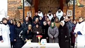 Жители Тернопольщины потребовали от Порошенко вернуть захваченную церковь