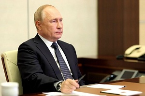 Путин потребовал решить проблему с дефицитом товаров на Дальнем Востоке Путин потребовал решить проблему с дефицитом товаров на Дальнем Востоке