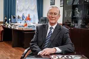 Академик Виктор Матвеев: «Мы не вне политики, а над ней...» Академик Виктор Матвеев: «Мы не вне политики, а над ней...»