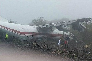 Самолёт Ан-12 совершил аварийную посадку подо Львовом