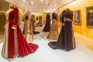 С царского плеча С царского плеча