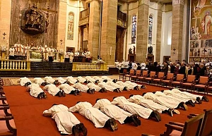 Opus Dei возвращается Opus Dei возвращается