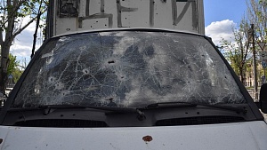 ВСУ обстреляли колонну беженцев под Харьковом ВСУ обстреляли колонну беженцев под Харьковом