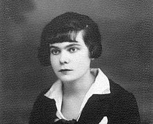 Лидия Алексеева: «Лишь тонкий белый шрам переболевшей раны…» Лидия Алексеева: «Лишь тонкий белый шрам переболевшей раны…»