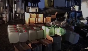 В Подмосковье ликвидировали крупнейшую нарколабораторию в России В Подмосковье ликвидировали крупнейшую нарколабораторию в России