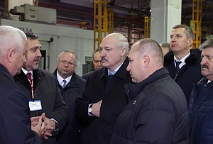Лукашенко: в Киеве и под Варшавой действуют центры спецслужб США