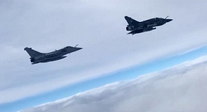 Россия подняла Су-27 из-за французских истребителей над Чёрным морем Россия подняла Су-27 из-за французских истребителей над Чёрным морем