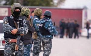 В Киргизии прошли задержания подозреваемых в попытке госпереворота В Киргизии прошли задержания подозреваемых в попытке госпереворота