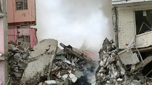 Подъезд многоквартирного дома обрушился в Шебекино после обстрела ВСУ Подъезд многоквартирного дома обрушился в Шебекино после обстрела ВСУ