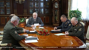 Лукашенко заявил о «гуманитарной катастрофе» на границе Белоруссии Лукашенко заявил о «гуманитарной катастрофе» на границе Белоруссии
