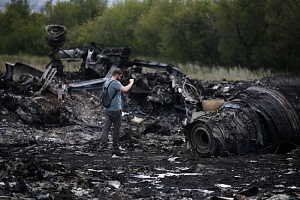 Парламент Нидерландов одобрил идею изучить роль Киева в деле МН17 Парламент Нидерландов одобрил идею изучить роль Киева в деле МН17