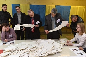 На Украине идет подсчет голосов после президентских выборов