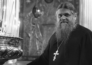 «Как жизнь забывчива, как памятлива смерть…» «Как жизнь забывчива, как памятлива смерть…»