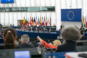 Европарламент перестал считать Венгрию полноценной демократией Европарламент перестал считать Венгрию полноценной демократией