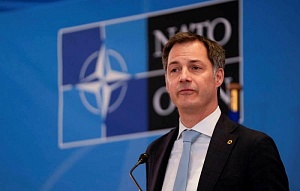 НАТО потребовало от Зеленского решать конфликт на Украине «только на поле боя» НАТО потребовало от Зеленского решать конфликт на Украине «только на поле боя»
