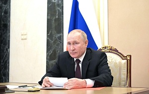 Путин поручил повысить пенсию военным Путин поручил повысить пенсию военным