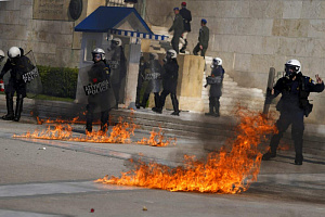 В Афинах забастовка переросла в беспорядки