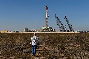 Американцы вынужденно сокращают добычу нефти Американцы вынужденно сокращают добычу нефти
