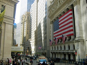 Агентство Fitch Ratings понизило долговой рейтинг США Агентство Fitch Ratings понизило долговой рейтинг США