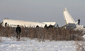 В Казахстане разбился пассажирский самолёт В Казахстане разбился пассажирский самолёт