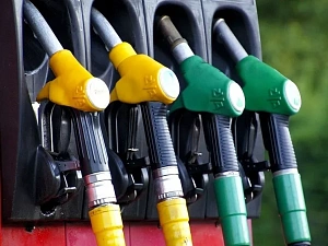 В России рекордно подорожал бензин В России рекордно подорожал бензин