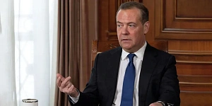 Медведев призвал создать открытую базу врагов России Медведев призвал создать открытую базу врагов России