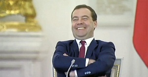 Медведев: альфа-самец Пиндостан обошёлся с Европой как с уличной девкой Медведев: альфа-самец Пиндостан обошёлся с Европой как с уличной девкой