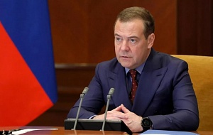 Медведев предупредил о риске ядерной войны при столкновении России и НАТО