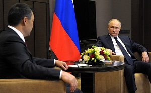 Путин встретился с президентом Киргизии Путин встретился с президентом Киргизии