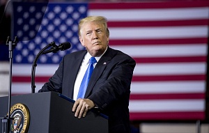 Трамп счел китайское вмешательство опаснее российского Трамп счел китайское вмешательство опаснее российского