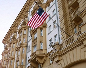 Посольство США призвало американцев немедленно покинуть Россию Посольство США призвало американцев немедленно покинуть Россию