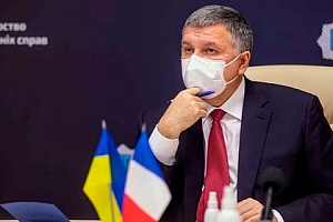 Аваков: не отдадим русский язык России Аваков: не отдадим русский язык России