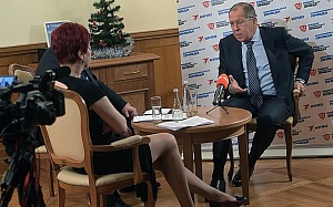Лавров: Порошенко готовит военную провокацию под Новый год Лавров: Порошенко готовит военную провокацию под Новый год