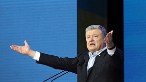 Порошенко призвал не давать россиянам «святое украинское гражданство» Порошенко призвал не давать россиянам «святое украинское гражданство»