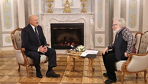 Лукашенко пожаловался на завинчивающую гайки Москву