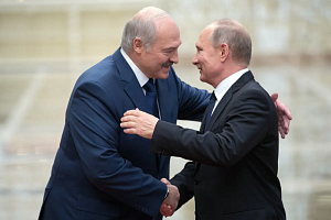 Путин наградил Лукашенко орденом Андрея Первозванного Путин наградил Лукашенко орденом Андрея Первозванного