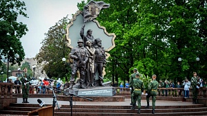 Путин поздравил Пасечника с Днём ЛНР Путин поздравил Пасечника с Днём ЛНР