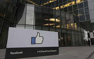 Власти США подали на Facebook в суд Власти США подали на Facebook в суд