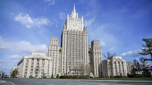 Путин: Россия и дальше будет бороться с неонацизмом и русофобией Путин: Россия и дальше будет бороться с неонацизмом и русофобией