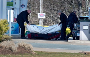 В Канаде мужчина в форме сотрудника полиции убил 16 человек