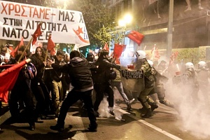 Визит Меркель в Грецию спровоцировал беспорядки в Афинах Визит Меркель в Грецию спровоцировал беспорядки в Афинах