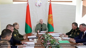 Лукашенко поручил приготовиться к немедленной мобилизации